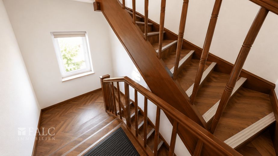 Provisionsfrei: Wohn- und Geschäftsensemble mit stabilem Ertragspotenzial – Treppenhaus