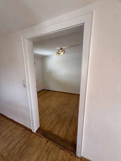 Kleines Häusle mit Charme und Weitblick – ruhig gelegen in Bopfingen-Schloßberg. – Blick ins Schlafzimmer