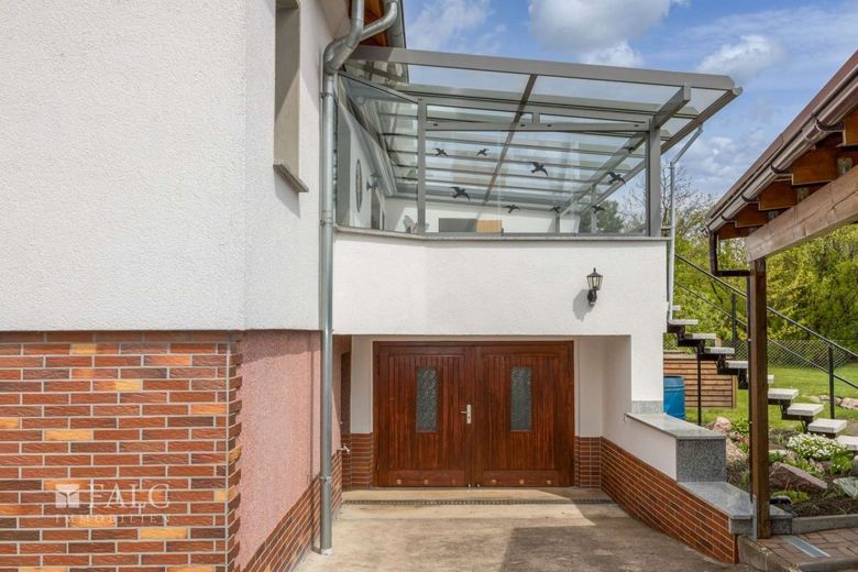 Hochwertige und sehr gepflegte DHH in Kölleda – Garage + Balkon