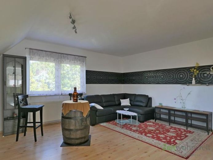 (EF1049_M) Halle: Schkopau, bahçeli müstakil bir evde büyük, mobilyalı daire, teras, WLAN – Fotoğraf 1