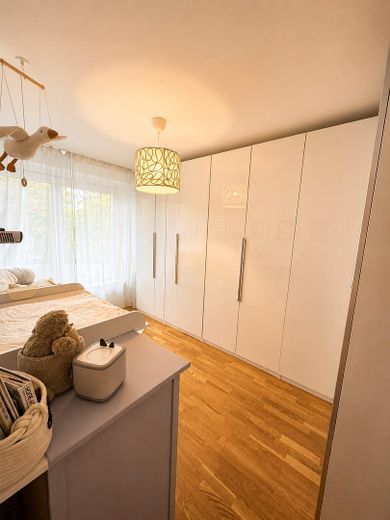 Lage! Lage! Lage! 2. Bezug kernsanierter Traumwohnung mit Gartenblick – 2. Zimmer 