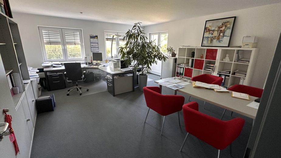 Leinfelden - Small Unit Partly Furnished - 120 m2 to 240m2 Office / great location – Photo 5