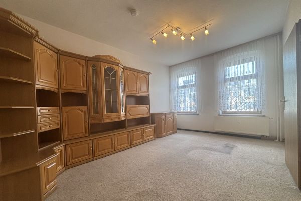 appartamento arredato vuoto di 2 stanze con balcone nel centro città di Gera - ca. 47m² per investimento o uso proprio