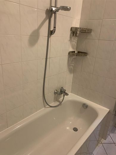Möblierte Wohnung in optimaler Lage – Wanne/Dusche