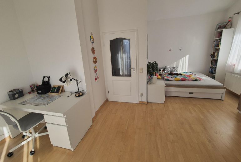 Sonnige Doppelhaushälfte in Ettlingen – 2. OG