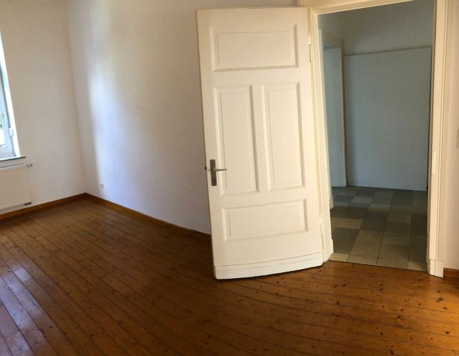 Attraktive 2-Zimmer-Wohnung in absolut zentraler Lage – Wohnzimmer/Flur