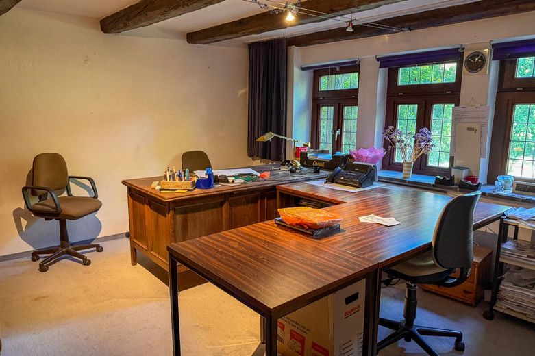 Wohnen im Denkmalschutz 6 Zimmer Reetdach Fachwerk Bauernhaus mit Gästehaus &amp; Scheune in Stuhr – Arbeitszimmer