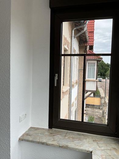 Schöne 2-Raumwohnung zentr. Lage in Bad Lauchstädt – Fenster Erker