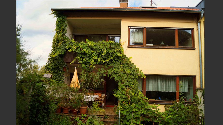 Großes, helles Reihenendhaus mit Garten in Stutensee-Blankenloch – direkt bezugsfertig – 6_Südansicht