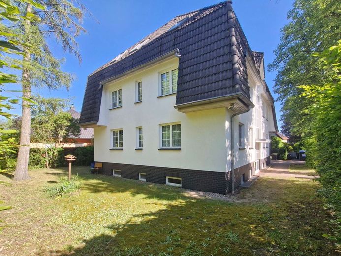 Komfortowe mieszkanie własnościowe w topowej lokalizacji w Falkensee – Hausseite zur Karl-Liebknecht-Straße