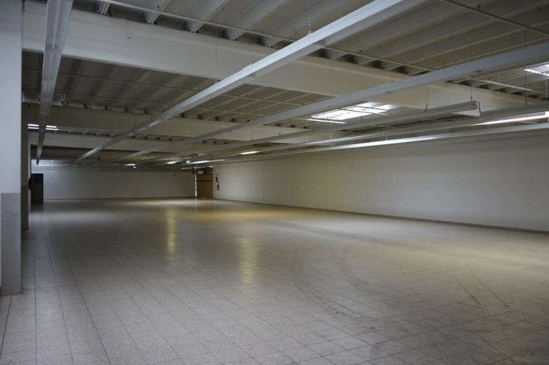 Gewerbezentrrum zu verkaufen - ehemaliges Einkaufszentrum – Bild 1