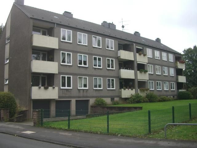 freshly renovated apartment with balcony in well-maintained 6-family/semi-detached house in Dortmund-Sölde – Rückseite 