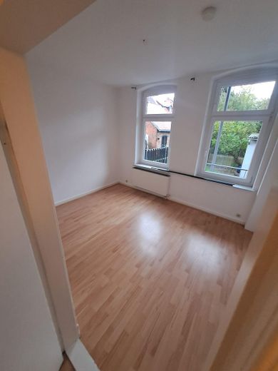 Lüneburg 2,5 Zimmer Wohnung kaufen in nur zu fuß bis 5 Min zum Marktplatz. – Wohnzimmer ohne Möbel
