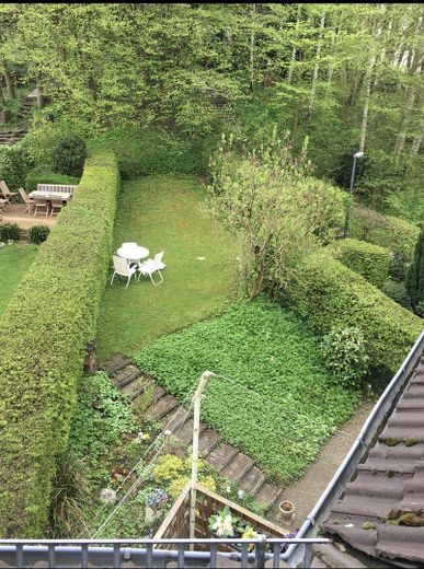 شقة مشرقة مُجددة من 3 غرف في ديسترنبروك – Garten zum Verweilen