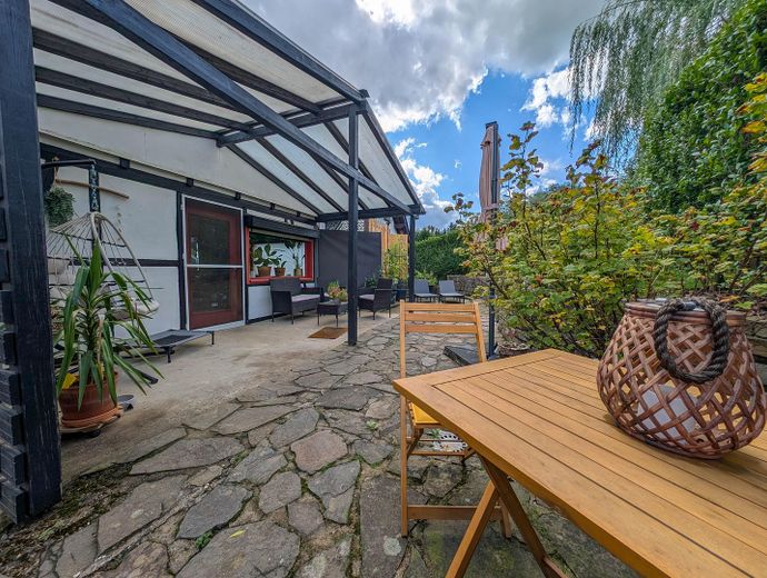 Handwerker & große Familien aufgepasst: Dreikanthof mit gültiger Baugenehmigung – 6 - Hinterhaus Terrasse