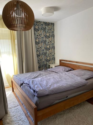 Merkezi konumda müstakil şehir villası, tek ailelik ev, büyük bahçe – Schlafzimmer 2