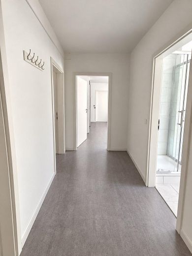 Habitación en piso compartido femenino, Stuttgart-Norte, DHBW al lado – Flur