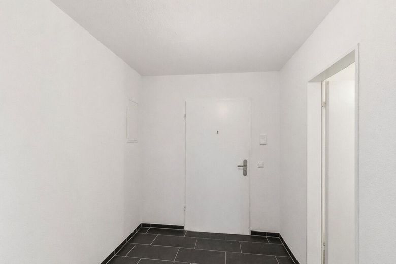 Hadern: 1,5-Zi.-EG-ETW - Loggia + Garten | Erstbezug nach Renovierung | ÖPNV vor der Tür – Flur