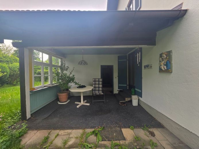 Charmantes 2-Familienhaus in Frasdorf - Zwei Wohneinheiten und viel Entwicklungspotenzial – 20260515_161849
