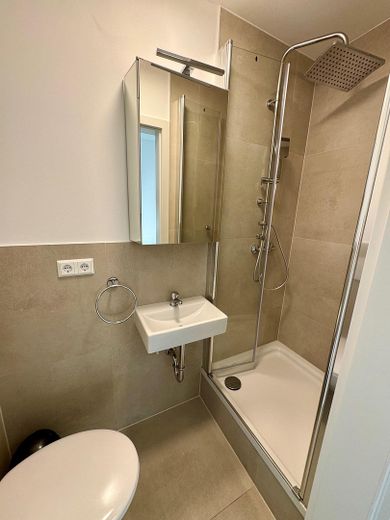 Меблированная квартира с кухней, TV, WIFI – Bad / WC mit Dusche