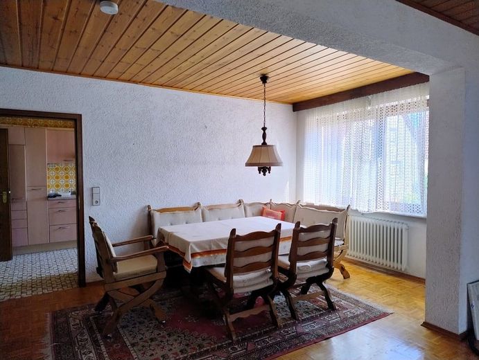 Großzügiger Wohntraum mit Potenzial: 7 Zimmer und unverbaubare Sicht in Wörth-Schaidt! – Essen
