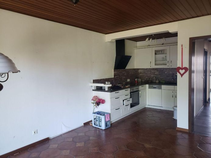 Gemütlicher Bungalow, sehr zentral, großer Garten und Nebengebäude – Foto 1