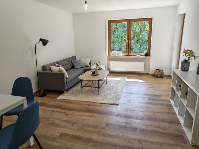 +++Bezugsfreie 2-Zimmer mit EBK, Balkon und Stellplatz+++ – Foto 1
