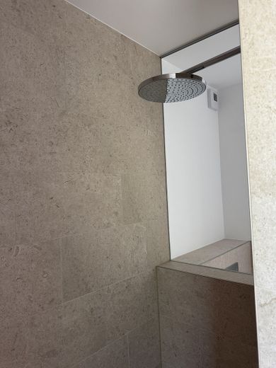 Am Grüngürtel von Frankfurt - 3 Zimmerwohnung - direkt am Wald - Dreieich Buchschlag – Regendusche