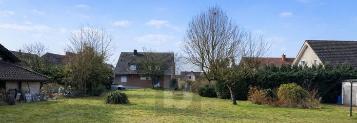GROSSZÜGIG MIT GÜLTIGEM BAUVORBESCHEID