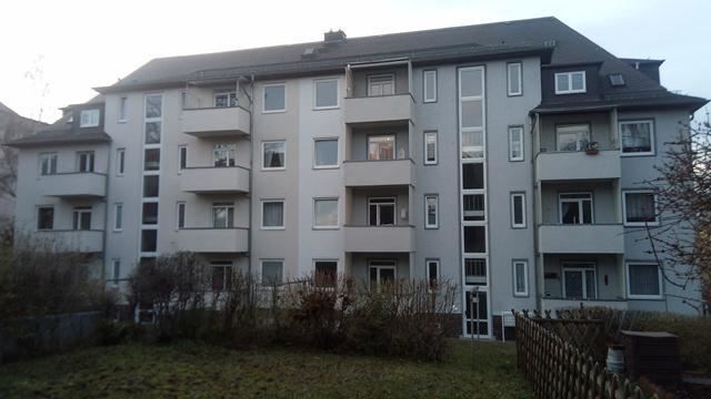 Großzügige 2-Zimmer mit Laminat, Balkon und Wannenbad zum Toppreis in ruhiger Lage! – Rückansicht 2
