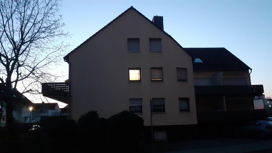 Wohnung ist ganz oben, im DG