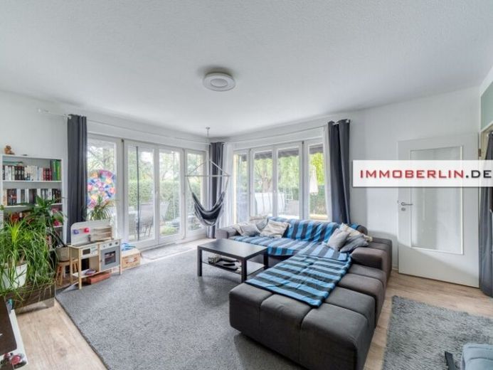 IMMOBERLIN.DE - Top-Investment! Schöne Wohnung mit großer Terrasse & Garten in naturverbundener Lage – Foto 1