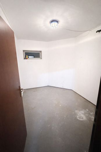 Puderbach'ta kiralık 3 odalı daire (88m²) teraslı, şu anda yenileniyor – Kellerraum (Istzustand)