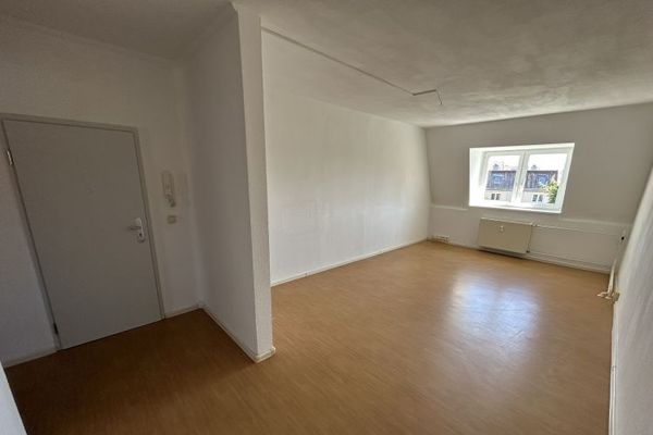 Genau das Richtige! 3-Zimmer-Wohnung im Dachgeschoss mit Balkon!