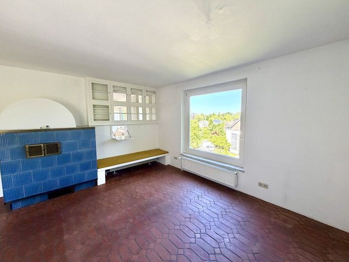 Absolute Rarität: Bungalow in Schildgen mit 6.612 m² Grundstück in direkter Waldrandlage – Wohn-Esszimmeransicht