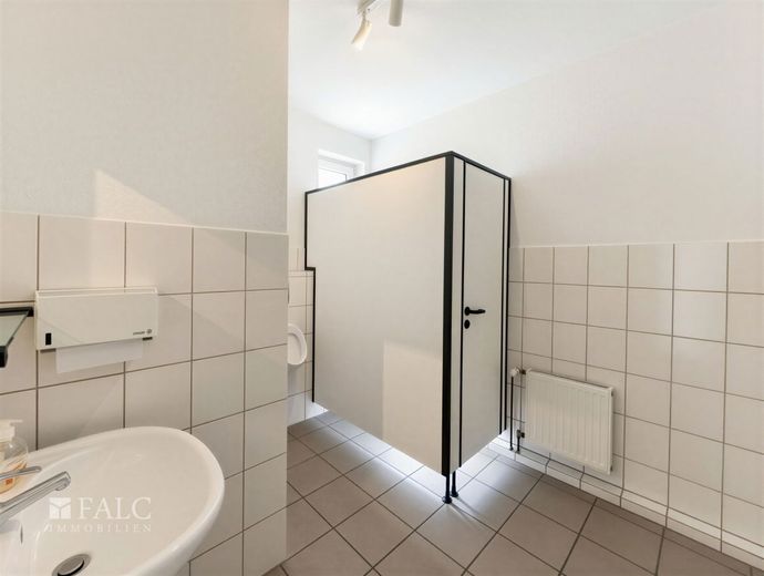 Wo Erfolg Raum bekommt - Ca. 209 m² Gewerbefläche in Recklinghausen – WC Herren
