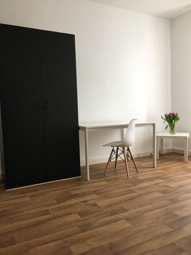 Gemütliches, helles WG-Zimmer in Mannheim | voll ausgestattet | 490 € Warmmiete!!! – Schreibtisch + Kleiderschrank