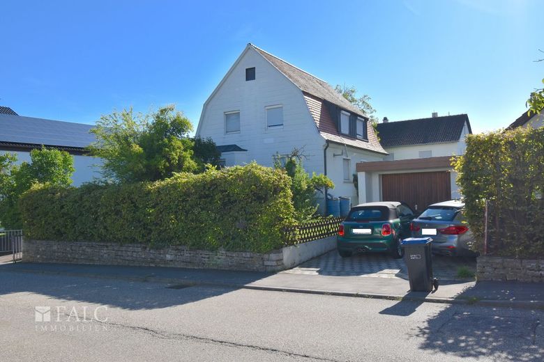 Großes Grundstück mit Handwerkerhaus – Außenansicht