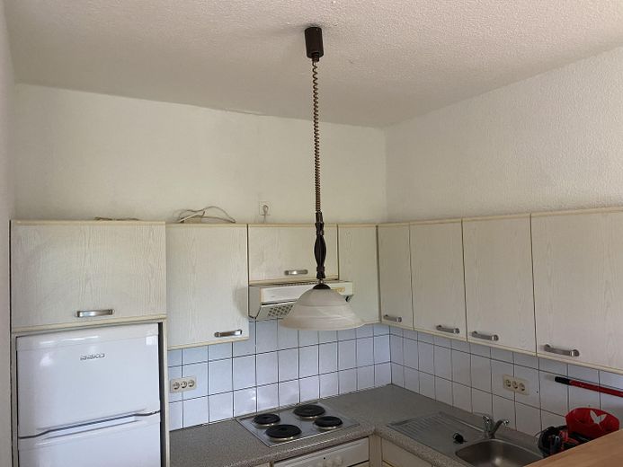 funktionale Dreiraumwohnung mit Einbauküche zentral und ruhig gelegen – Küche