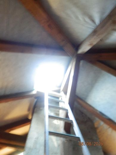 modernisierte Doppelhaushelfte mit zwei Wohnungen auf 403,50 qm Grundstück mit Garage – Spitzboden Lagerfläche