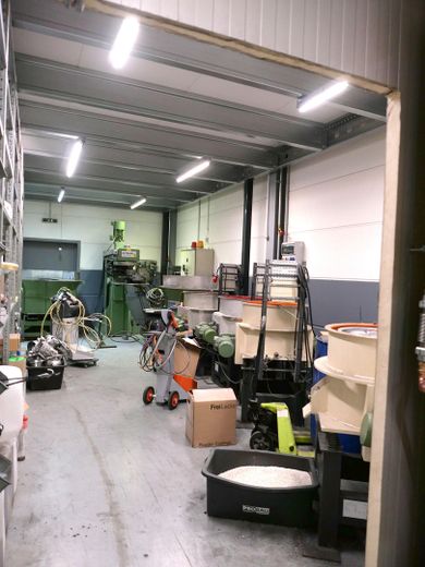 Mögliche Padel Ball Halle direkt vom Eigentümer zum Kauf oder Vermietung – Halle Pulverbeschichtung