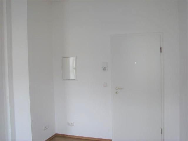 Laim nach Altbausanierung: Helle 1-Zimmer-Wohnung in kleinem kernsaniertem Wohnhaus – Фотографія 4