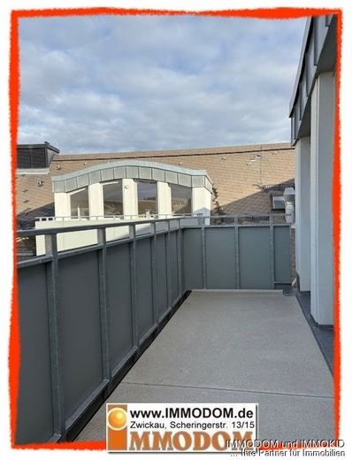 Appartement in Zwickau mit BALKON, EINBAUKÜCHE und Personenaufzug im Dachgeschoss zu vermieten! – Balkon