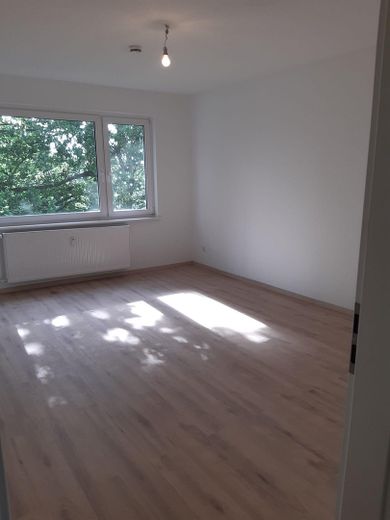 Modernisierte Drei-Zimmer Wohnung in Moers-Repelen, 2. OG – Wohnzimmer 