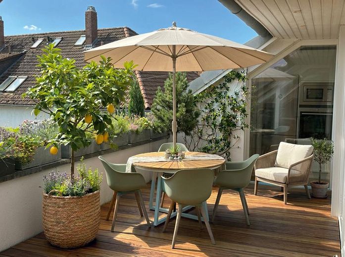 Boven de daken van het Malerviertel – prachtig zolderappartement met droomachtig terras – Dachterrasse