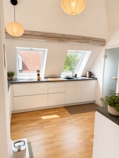 Agenturen & Freelancer aufgepasst! Exklusives Büro in Top Lage! – Hochwertige Küchenausstattung