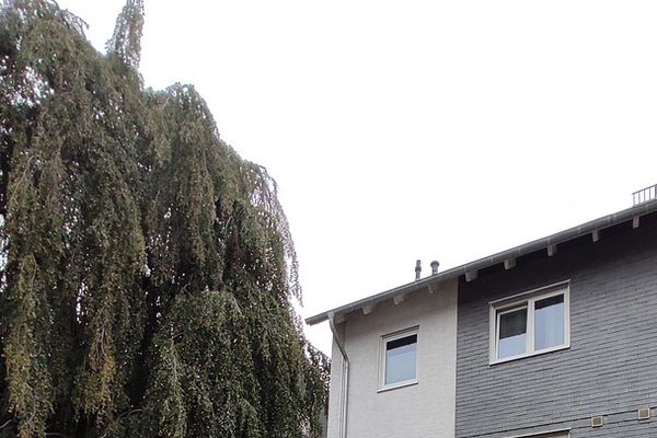 Ухоженный таунхаус на конце ряда, 157 м², год постройки 2007, южный участок 470 м², гараж и 2 парковочных места