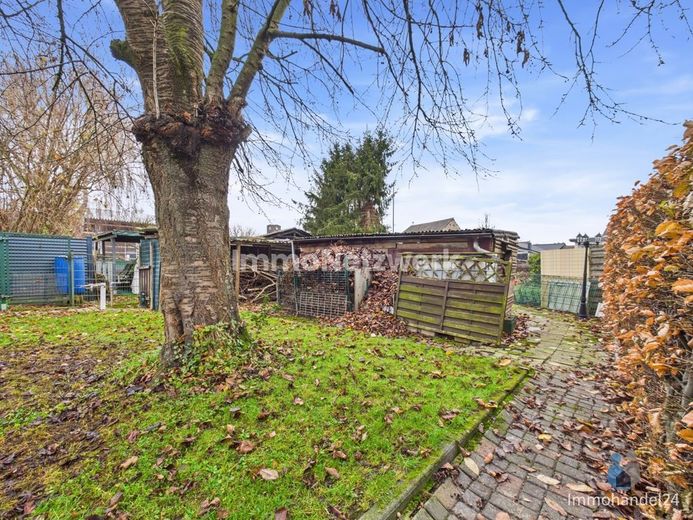 TOPANGEBOT***Bungalow mit großem Grundstück unmittelbar am See***NEU – Garten