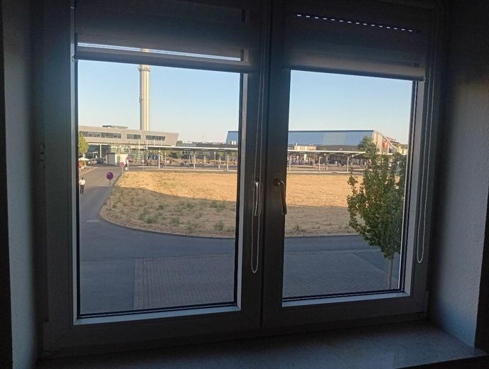 Provisionsfrei von privat: Bezugsfreie 3-Zimmer-Wohnung mit Balkon, Keller, TG in Dietzenbach-Mitte! – Kinder-/ Arbeits-/ Gästezimmer