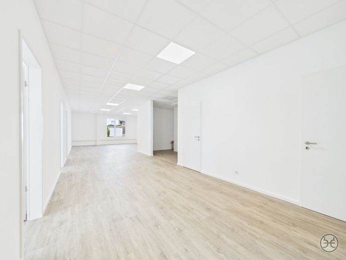 Bürofläche in Frequenzlage von Kreyenbrück // Erstbezug // Kreyenbrück // Oldenburg – Eden-Ehbrecht-Immobilien_Gewerbe_Bürofläche_Vermietung_015